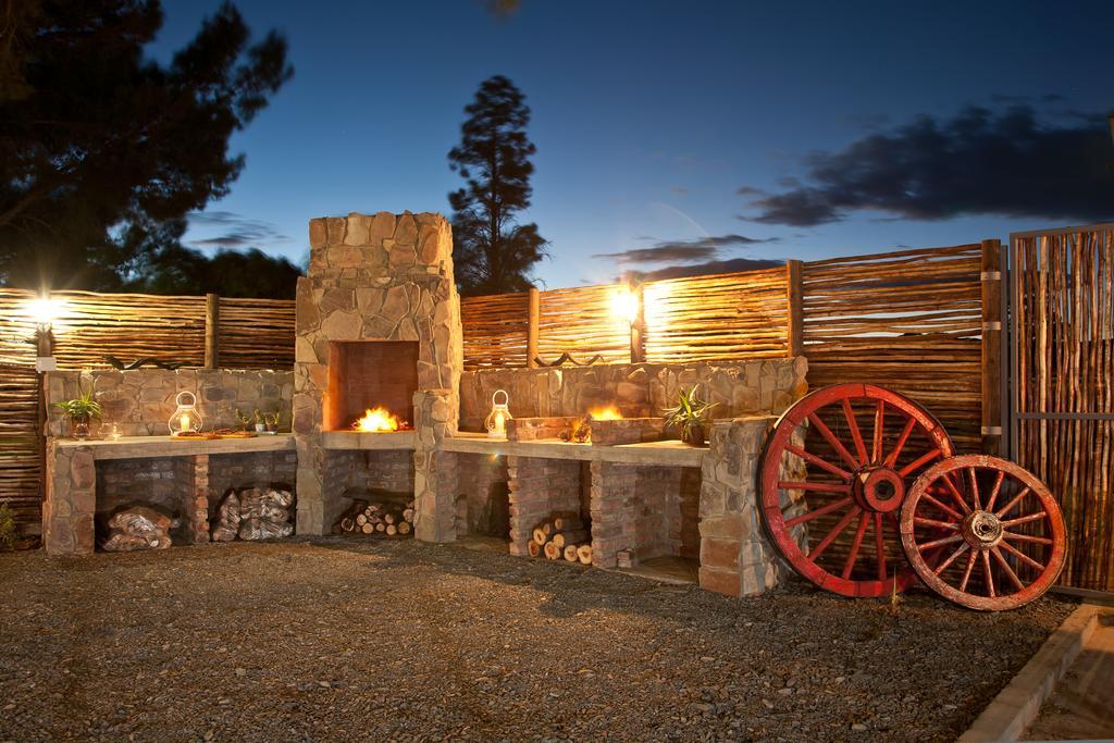 Wagon Wheel Country Lodge Beaufort West Exterior photo